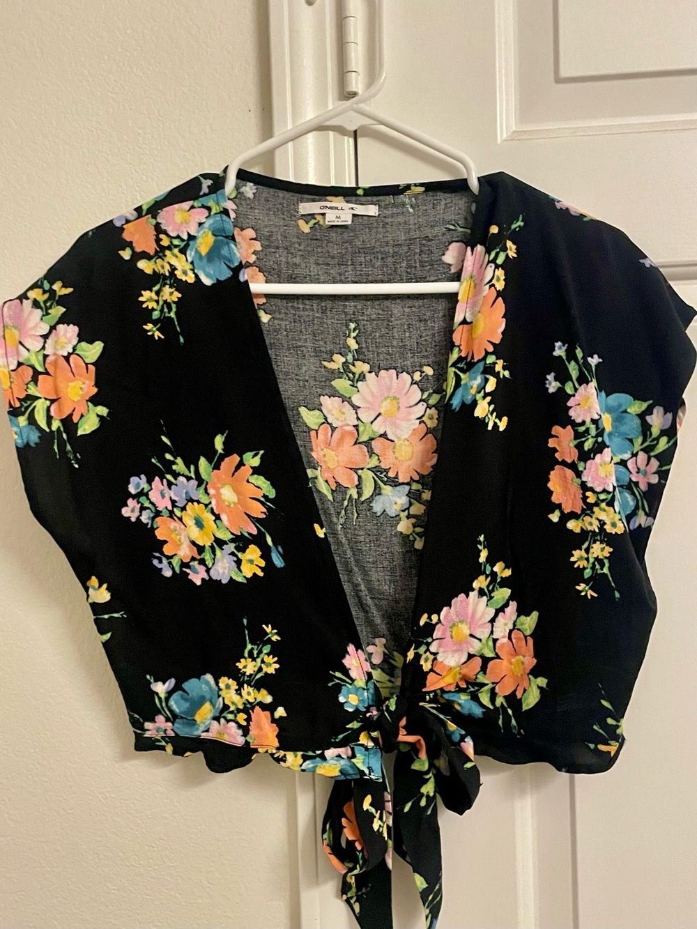 O'Neill Black Floral Tie-Front Crop Blouse